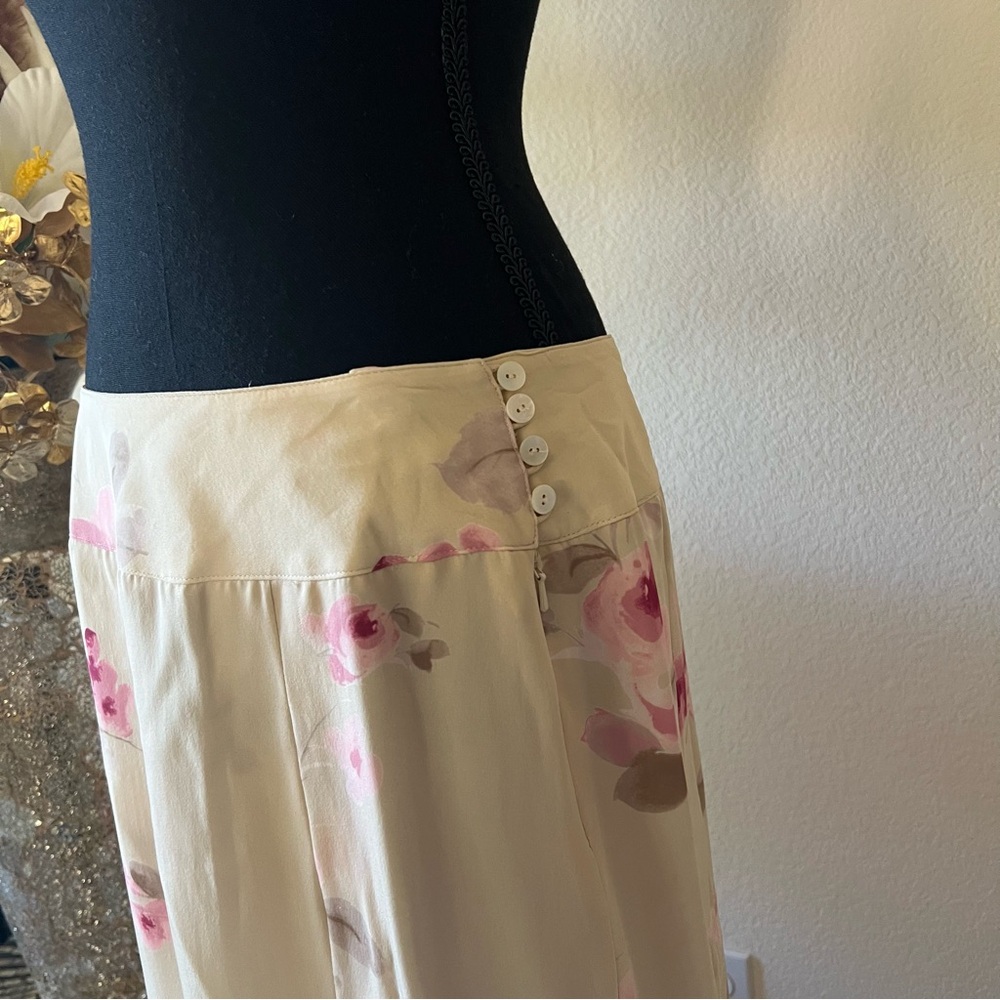 SOLD Rena Rowan 100% Silk Romantic Midi Skirt Cream base and Soft Pink floral - Picture 4 of 9